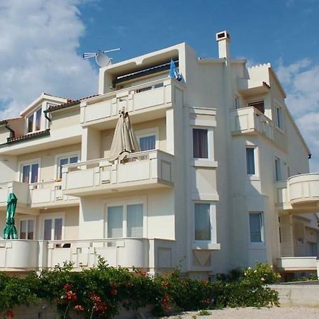 Apartments Mirage Новалья Экстерьер фото
