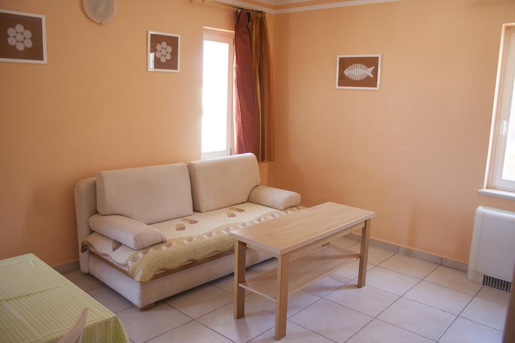 Apartments Mirage Новалья Экстерьер фото